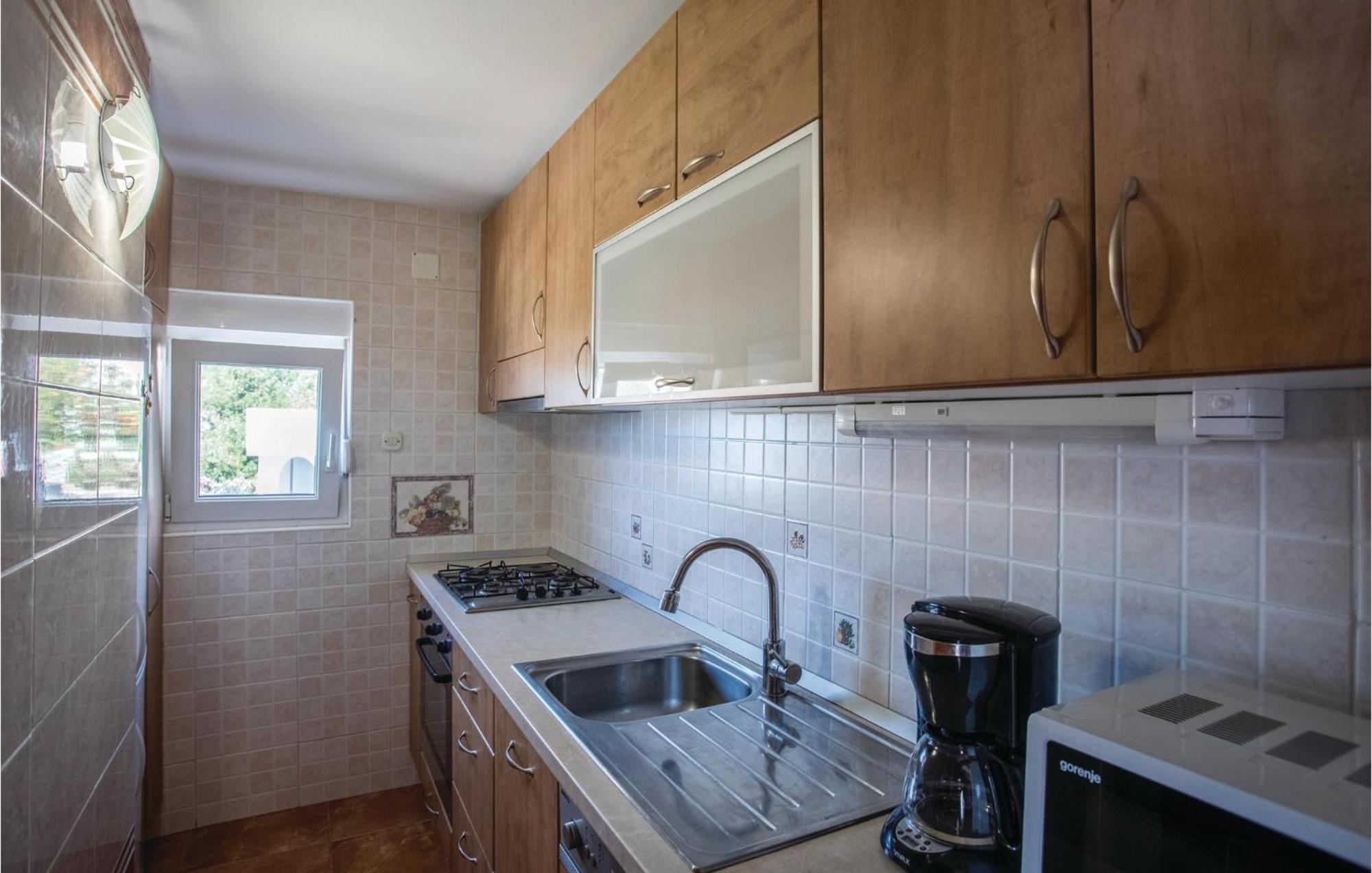 Lovely Apartment In Komarna With House Sea View Клек Екстериор снимка