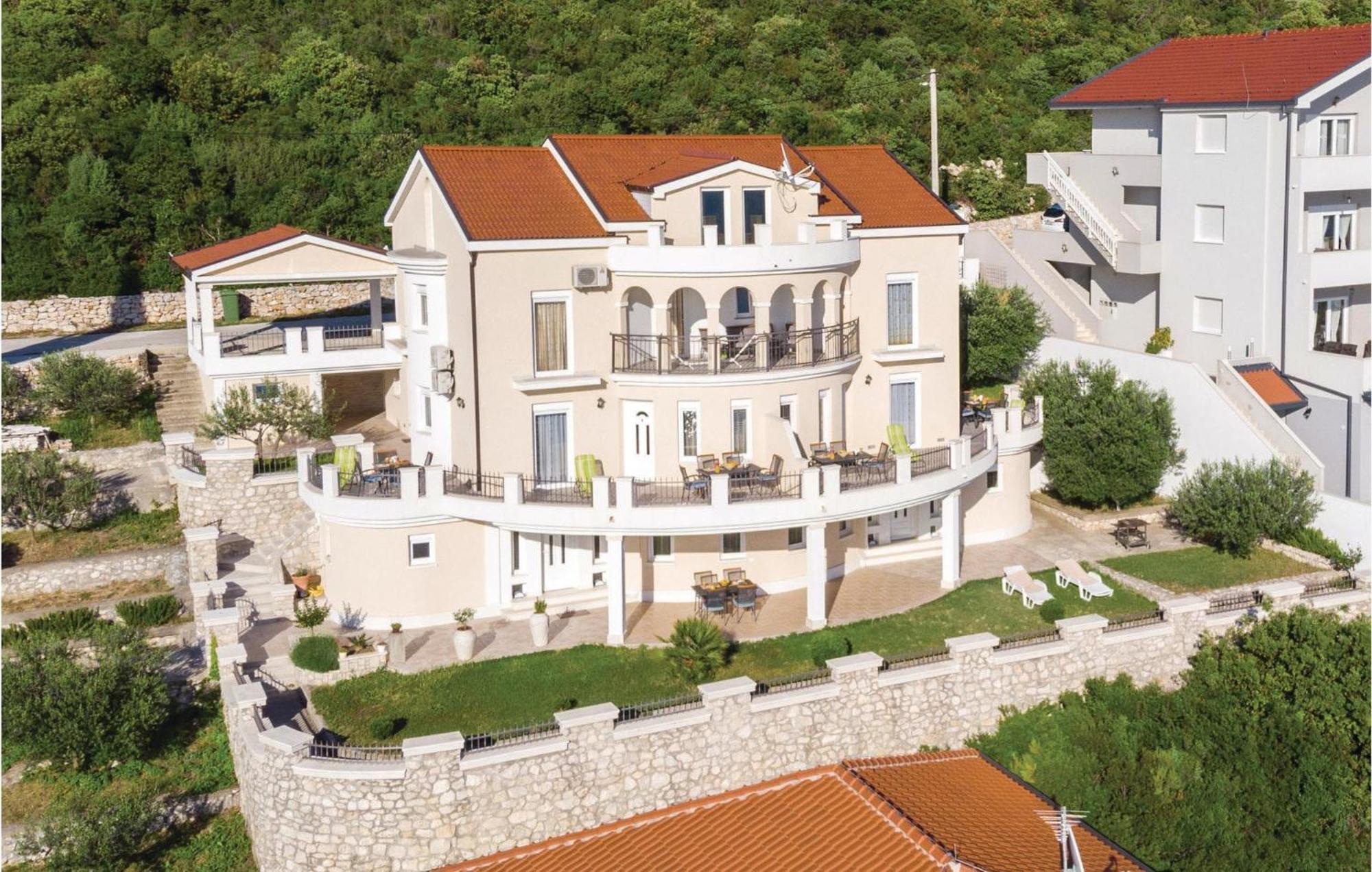 Lovely Apartment In Komarna With House Sea View Клек Екстериор снимка